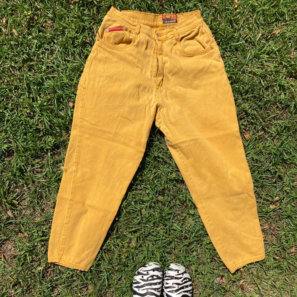Gorgeous 90s vintage high rise mustard jeans ✨✨